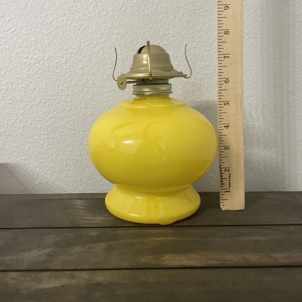 Vintage Yellow Glass Kerosene Oil Lamp No Chimney‎
